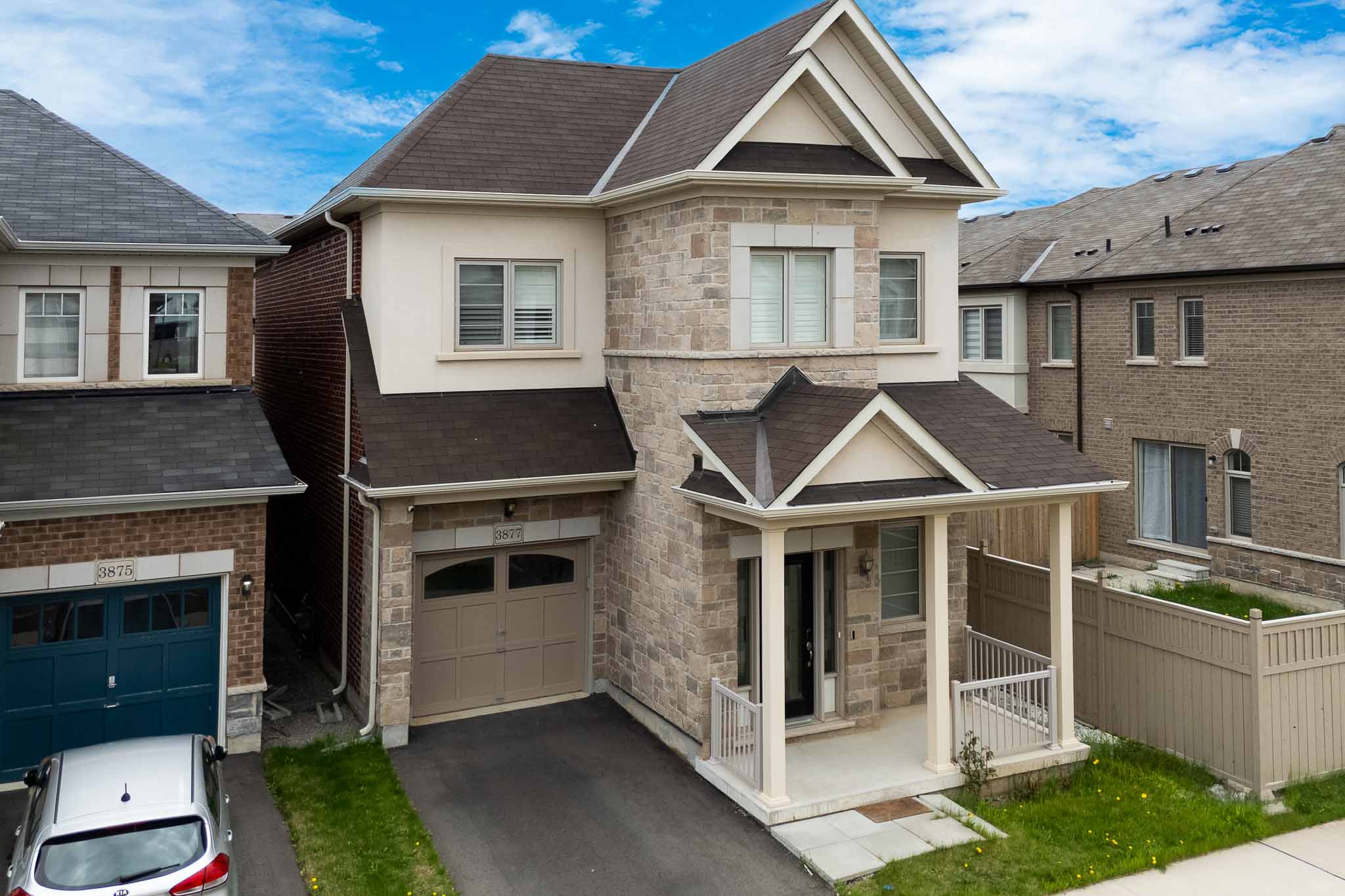 3877 Tufgar Cres